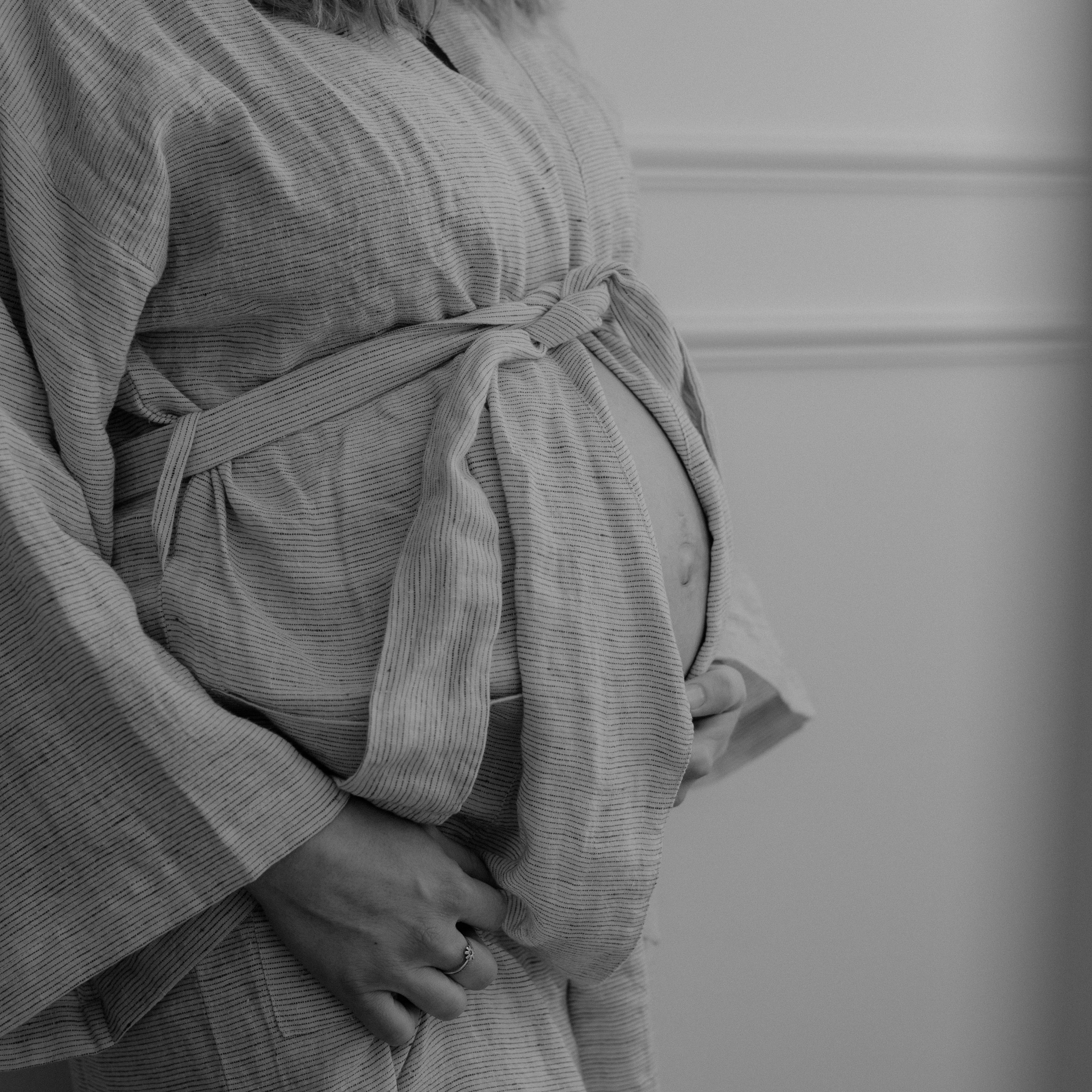 Lila Jasmine online 4th trimester workshop, designed to support new mums with expert guidance on postpartum care and breastfeeding. Multimedia - watch, read or listen. 120 days access, learn at your own pace.