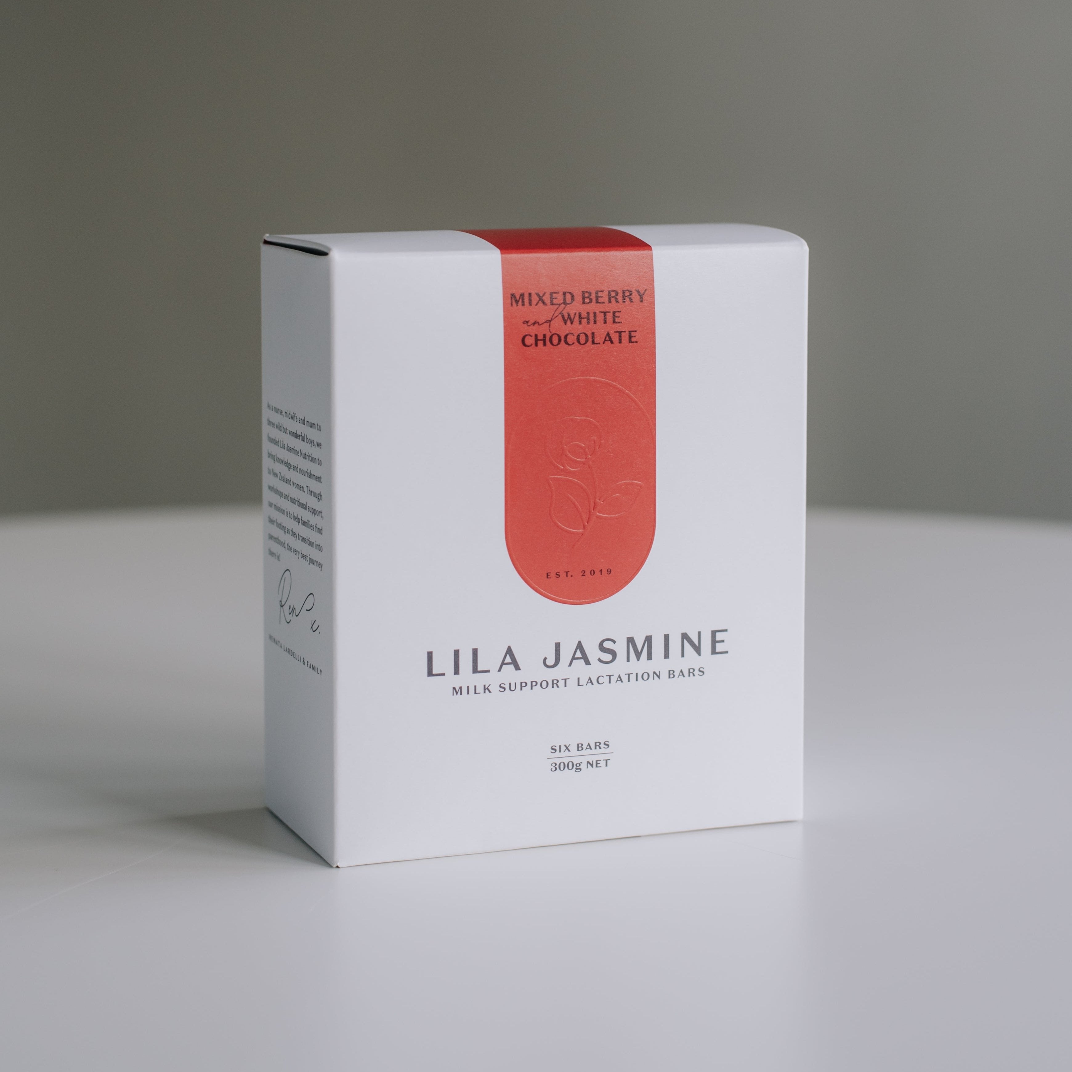 Berry & White Choc Lactation Bars to increase breastmilk supply. Convenient breastfeeding snack with natural galactagogue ingredients. Gorgeous embossed packaging making them ready to gift to new mums.