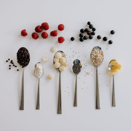 Berry & White Choc Lactation Bars to increase breastmilk supply. Convenient breastfeeding snack with natural galactagogue ingredients - dairy free, with oats, chia seeds, flaxseeds and brewers yeast. 